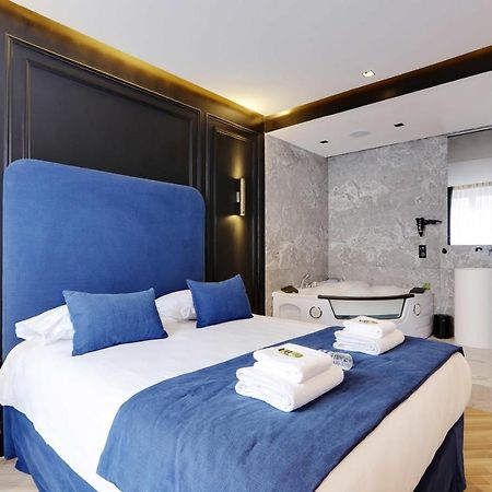 Couples Getaway Unit With Jacuzzi - City Center Париж Экстерьер фото