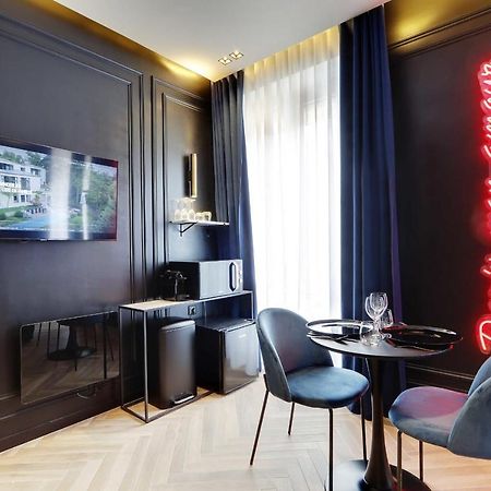 Couples Getaway Unit With Jacuzzi - City Center Париж Экстерьер фото