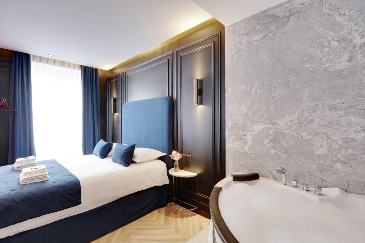 Couples Getaway Unit With Jacuzzi - City Center Париж Экстерьер фото